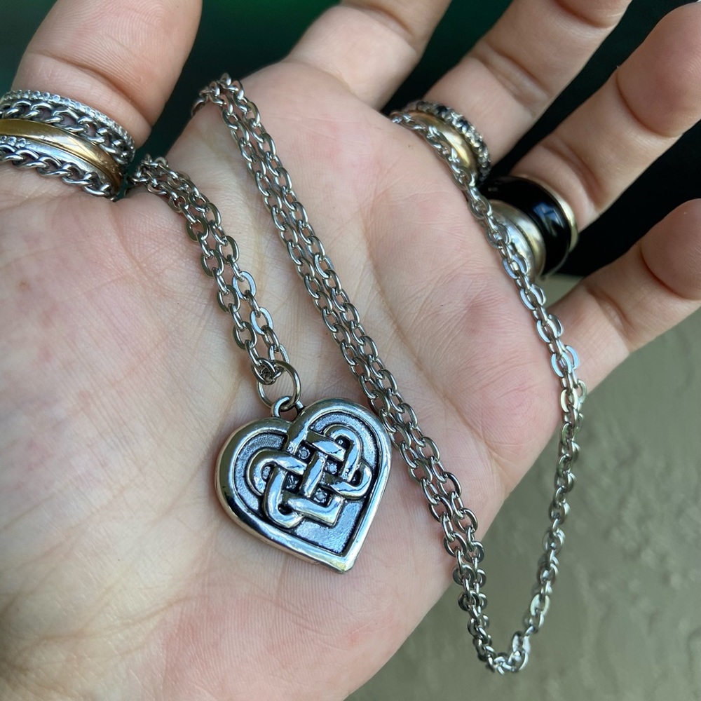 Celtic heart knot design set necklace + earrings - Picture 6 of 9